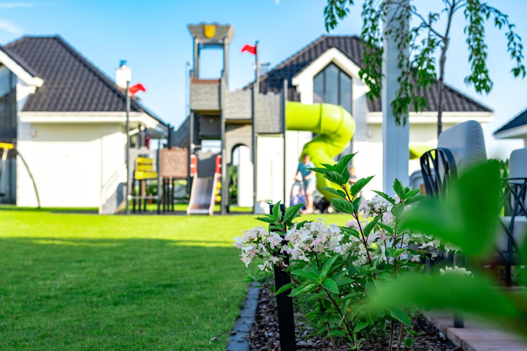 Family Resort Ustka - Domki Dwupoziomowe Z Basenem Exteriér fotografie
