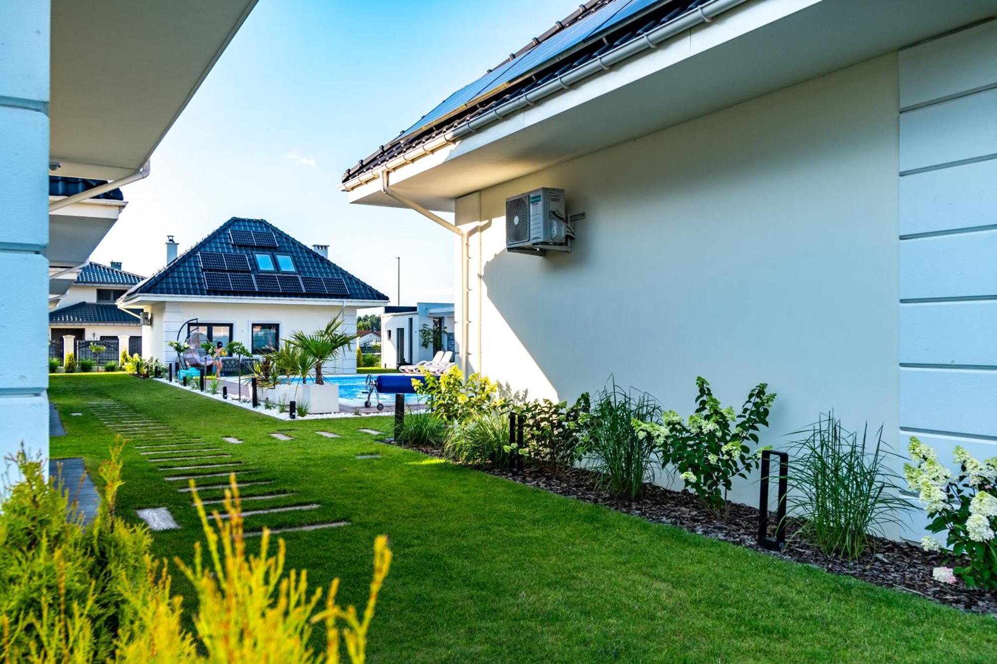 Family Resort Ustka - Domki Dwupoziomowe Z Basenem Exteriér fotografie