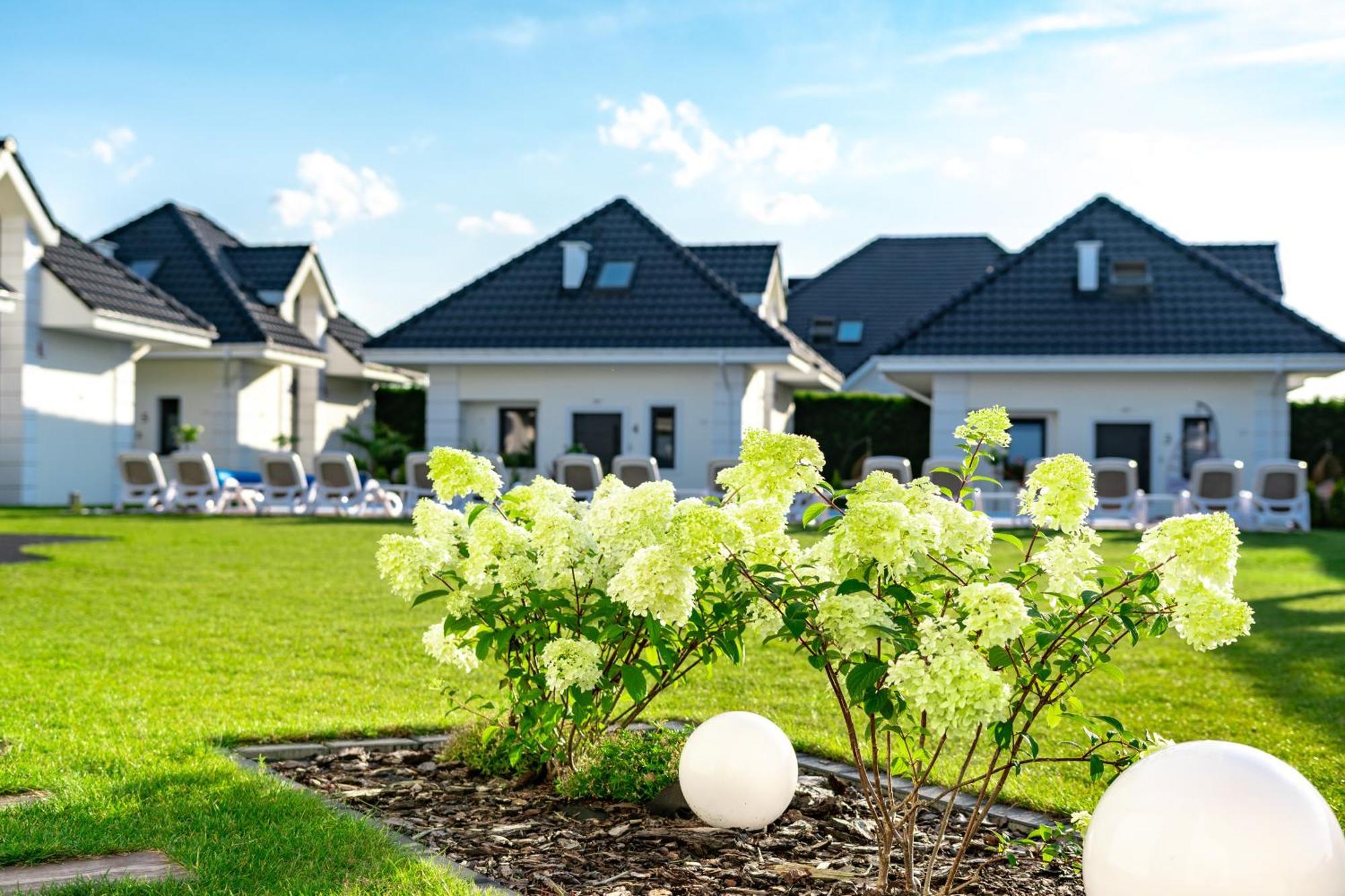 Family Resort Ustka - Domki Dwupoziomowe Z Basenem Exteriér fotografie