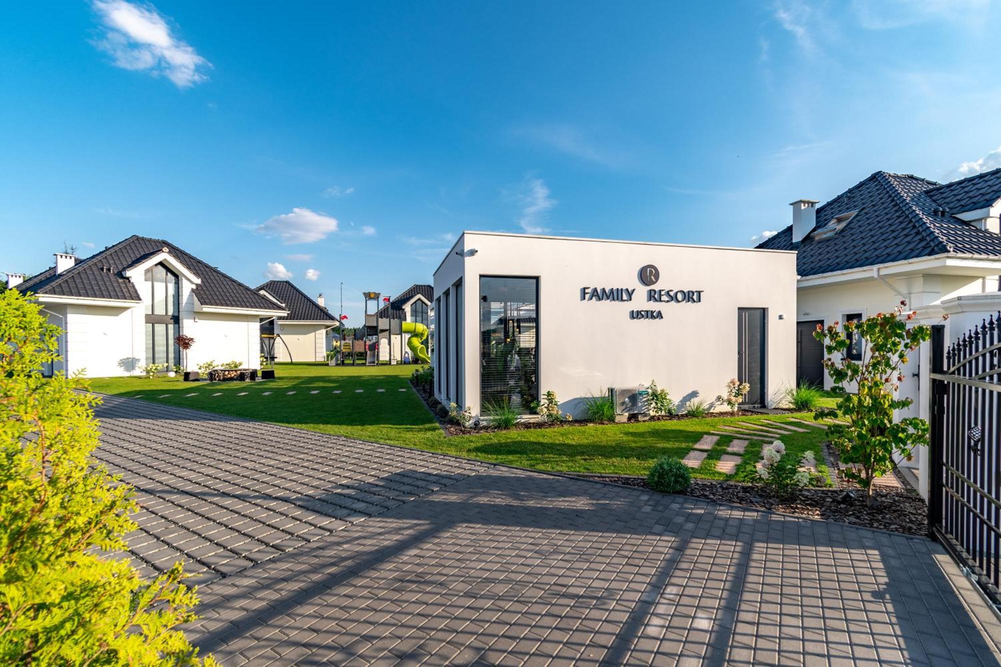 Family Resort Ustka - Domki Dwupoziomowe Z Basenem Exteriér fotografie